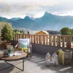 immobilier samoens-terrasse meublée vue sur les montagnes